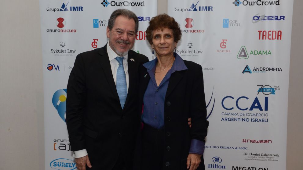 Mario Montoto y la embajadora Galit Ronen