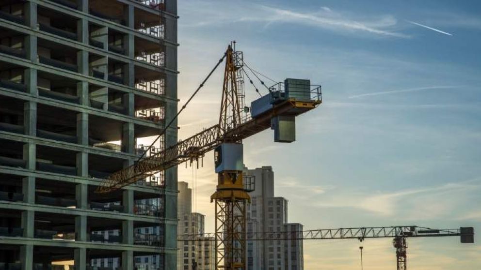 Dura caída del precio del metro cuadrado de los departamentos en dólares