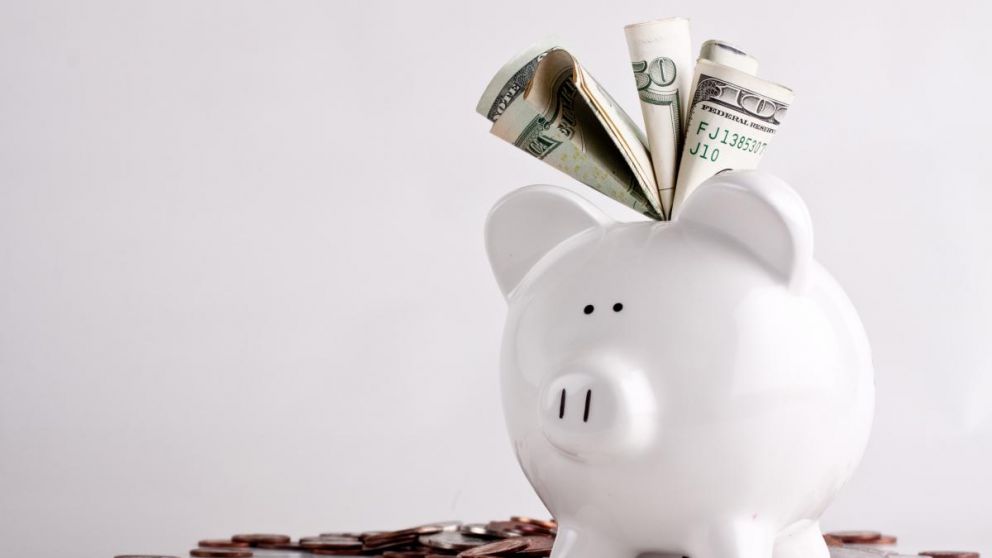 Guzmán explicó que la medida apunta a "desalentar" el atesoramiento en moneda extranjera