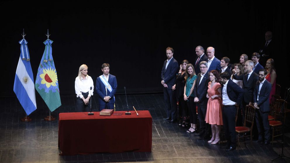 la militancia política Kicillof en el Teatro Coliseo, junto con la vicegobernadora Magario