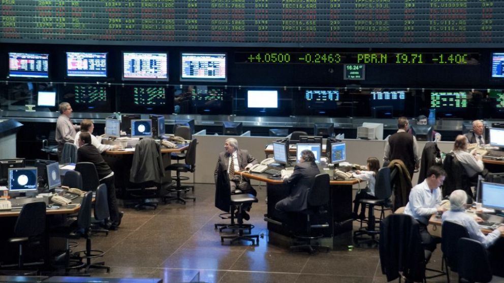 El riesgo pa�s recort� 2,91% en la semana