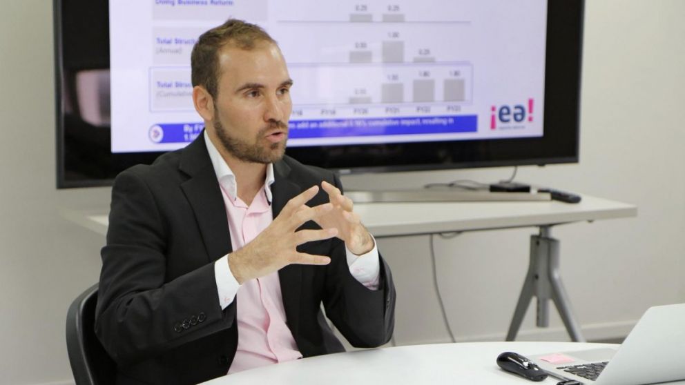 La renegociación de la deuda pública es uno de los mayores desafíos del nuevo gobierno y estará a cargo del ministro de Economía, Martín Guzmán
