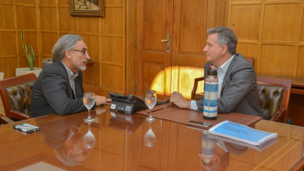 Ministro entrante y saliente