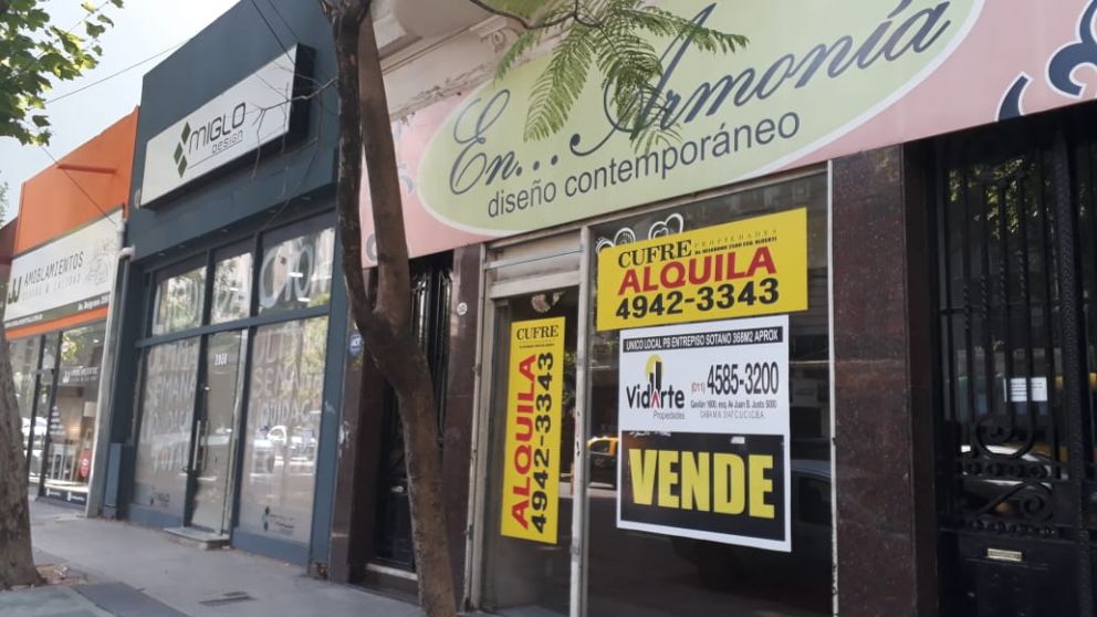 Cerraron 25 mueblerías en diez cuadras de avenida Belgrano