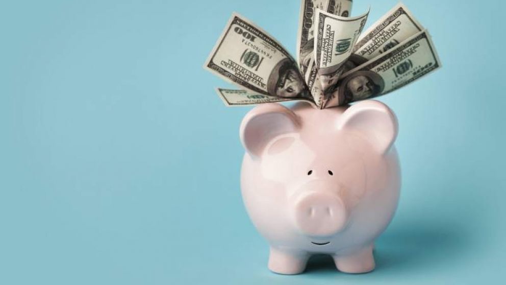 El súper cepo y la inflación en aumento acorralaron al ahorrista, que no sólo mira el dólar paralelo a la hora de deshacerse de los pesos