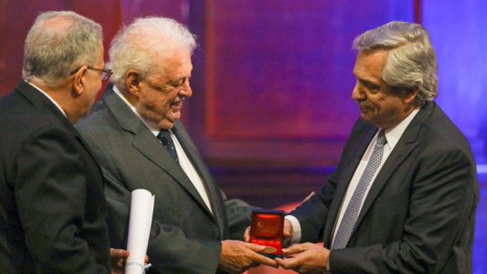 No descartó declarar una emergencia sanitaria para los primeros 100 días