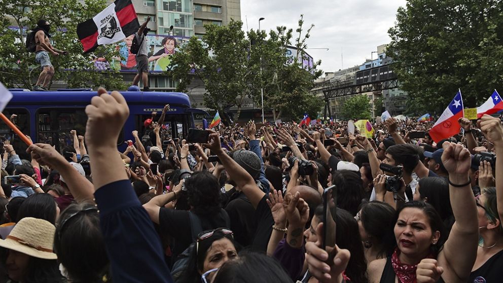 Hubo una protesta frente a la casa de Piñera, en el día de su cumpleaños número 70