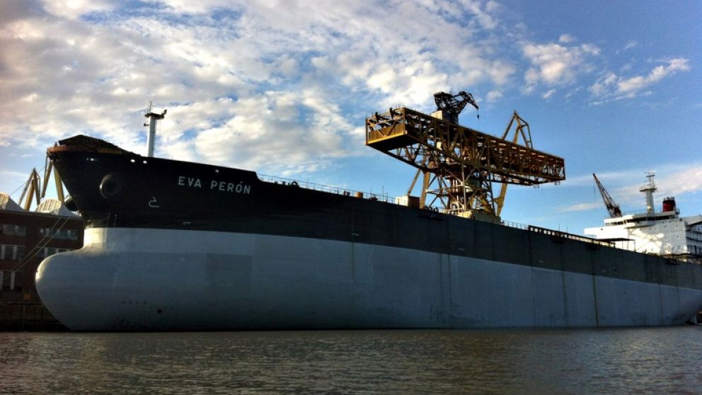 El Buque Eva Perón, cuya construcción se finalizará gracias al aporte de Maduro