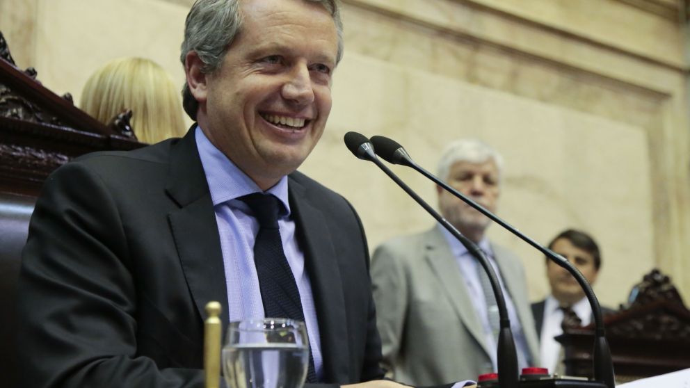 La postal legislativa dejará de ser sinónimo de Monzó