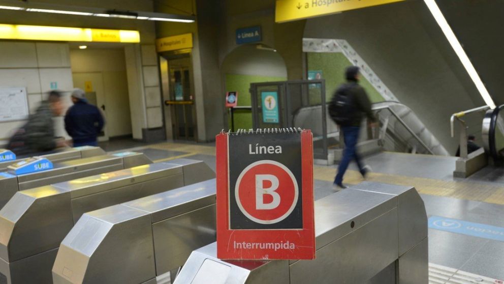 Paran la Línea B hasta el mediodía