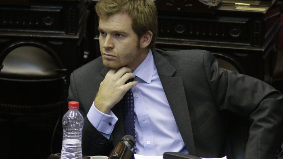 "La política no la dejo, pero hay que saber retirarse de los cargos públicos", sostuvo