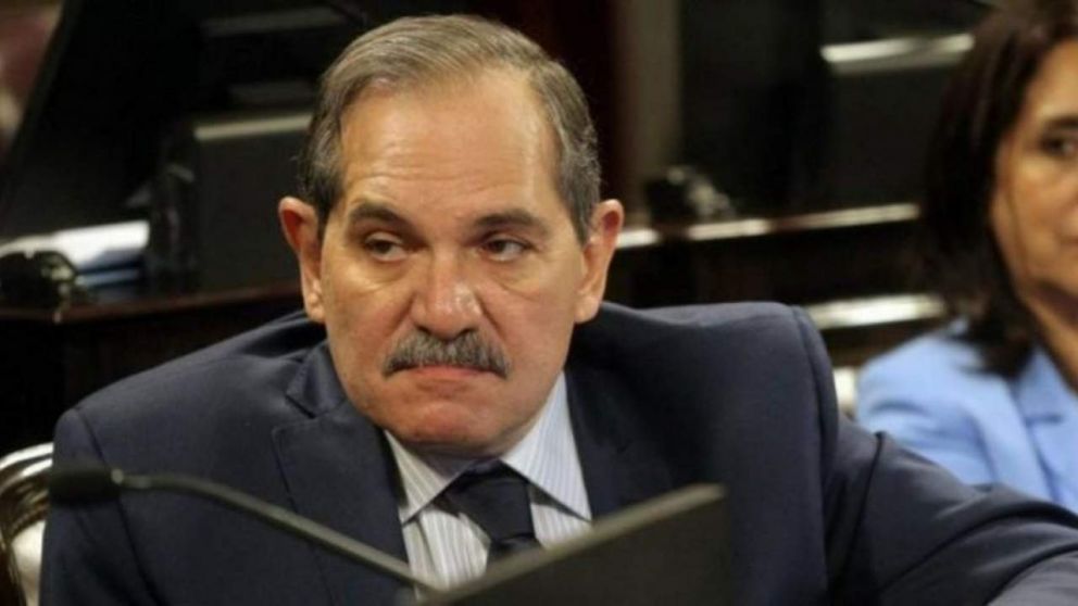 Alperovich tiene mandato como senador hasta 2021