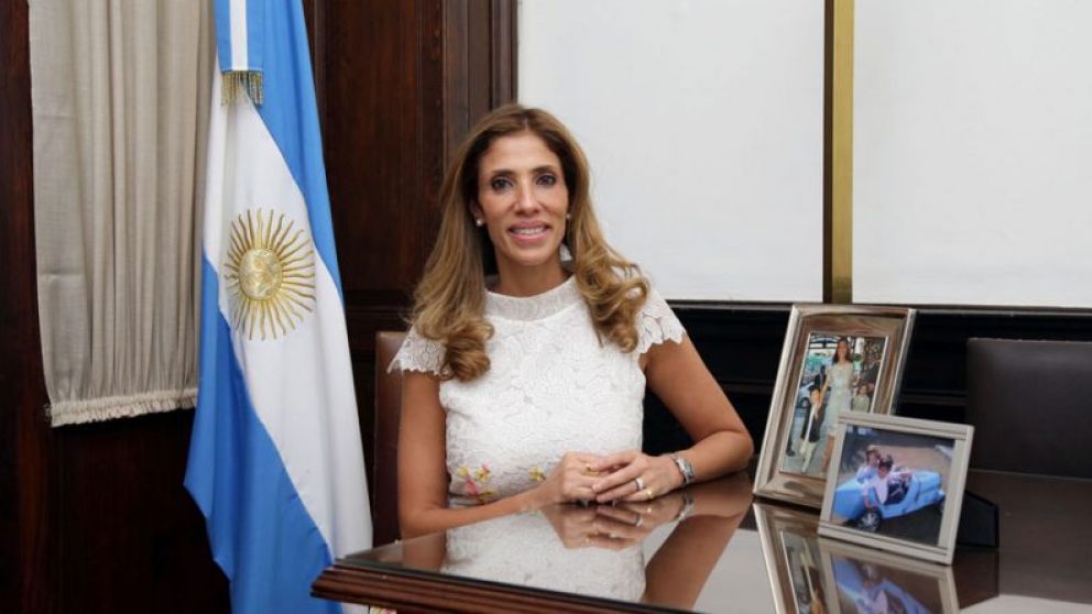 Como en la gobernación, Abdala sigue los pasos de su esposo