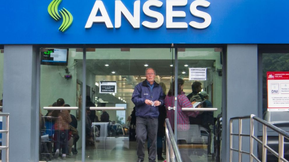 Hacienda dispuso la emisi�n de Letras del Tesoro que ser�n suscriptas por el FGS