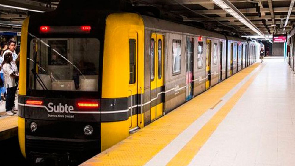 Los trabajadores reclaman por la presencia de asbesto en las líneas B y C