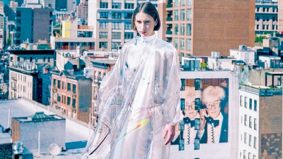 Moda virtual: ropa que no existe para lucir en redes sociales