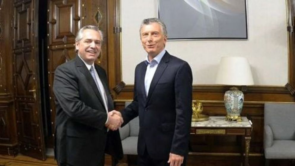 Sin acercamientos, la transición presidencial está estancada