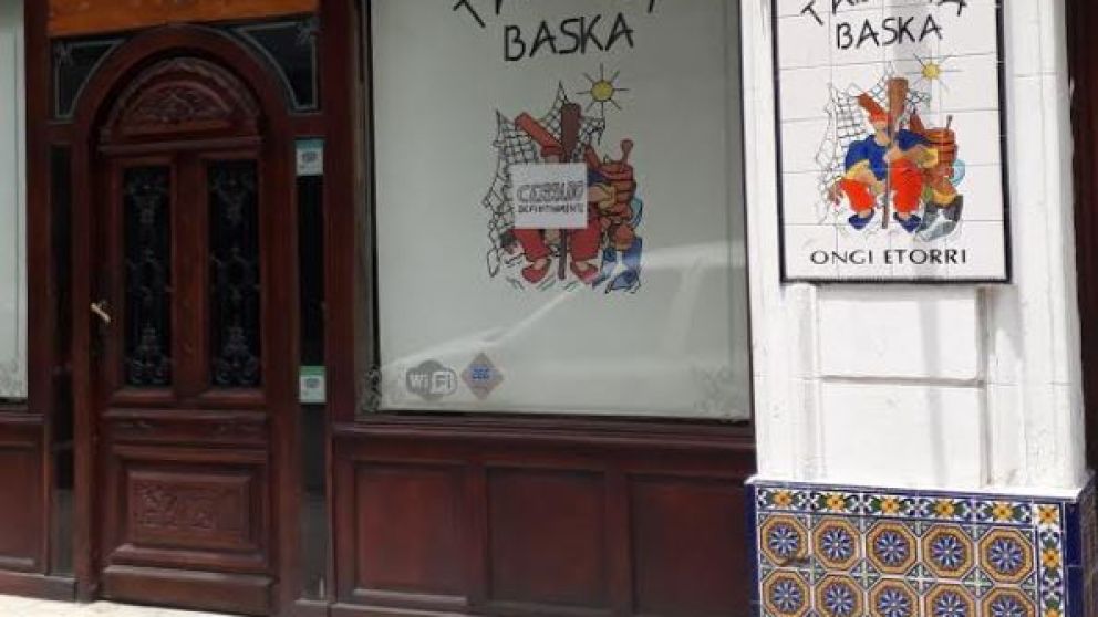 Sin aviso previo, el dueño de Taberna Baska cerró sus puertas
