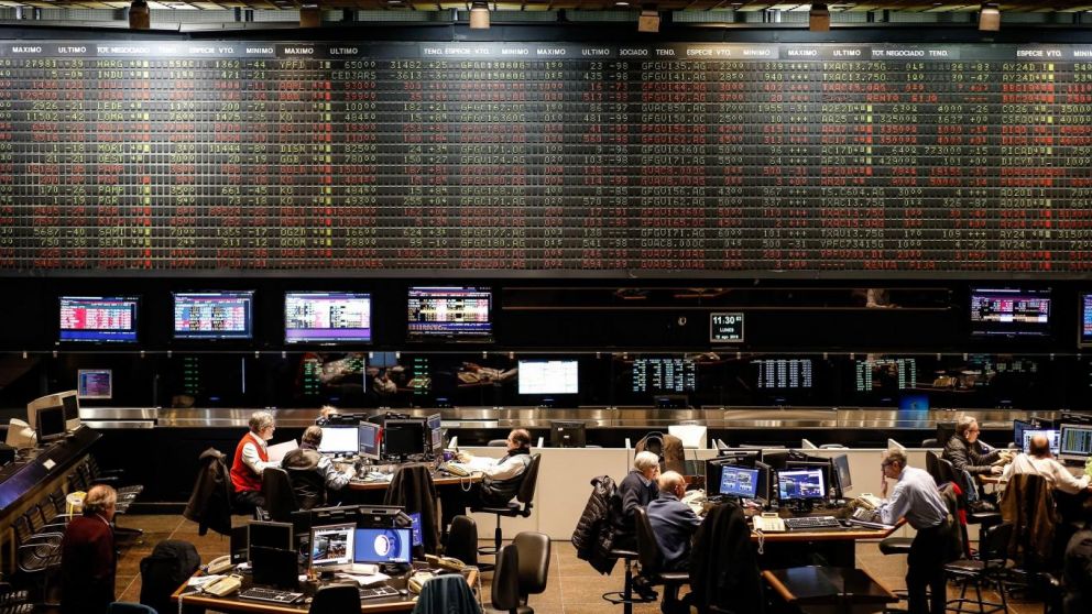 Las acciones argentinas tocan nuevos mínimos y caen más de 82% desde 2018