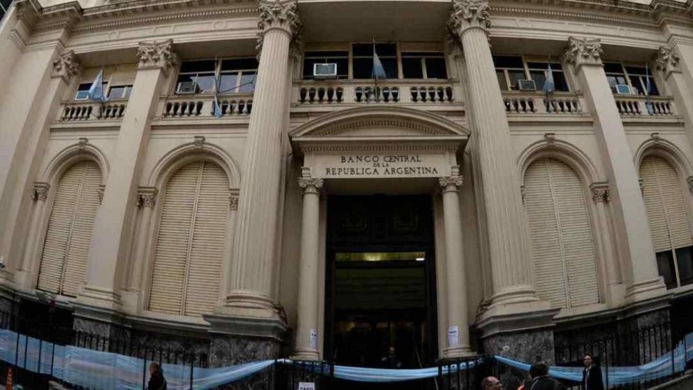El BCRA recuperó más de la mitad de los dólares que vendió en la previa electoral