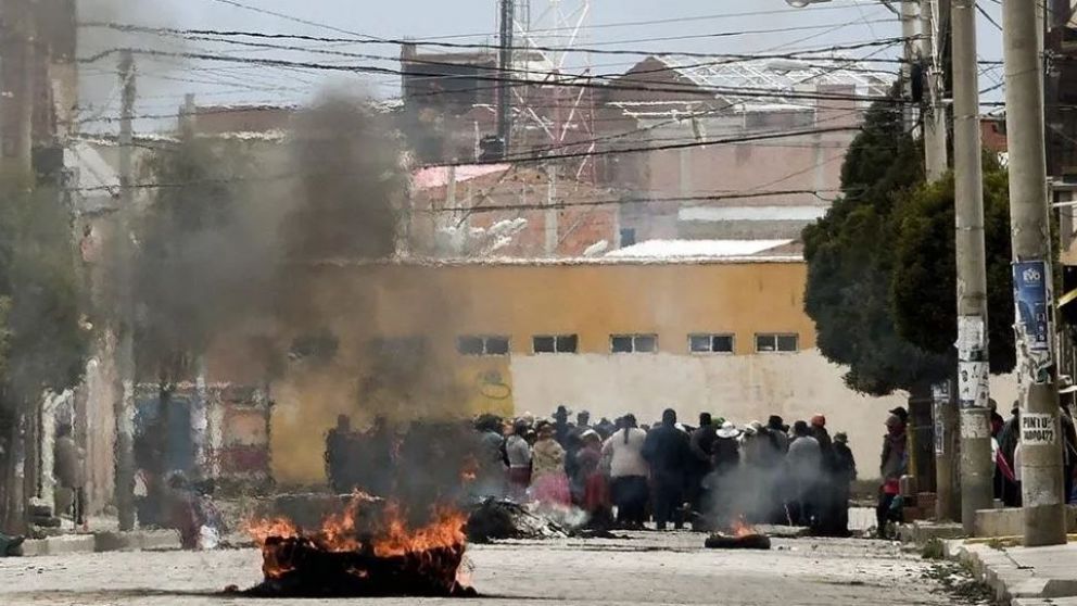 Los disturbios se intensificaron desde el domingo pasado, cuando Evo Morales dejó el poder