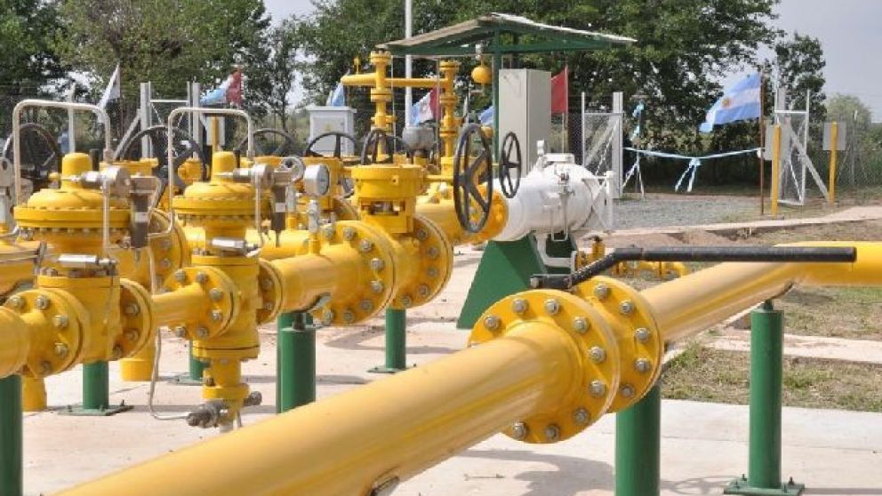 Gobierno devuelve $24.500 millones a distribuidoras de gas por la suba del dólar