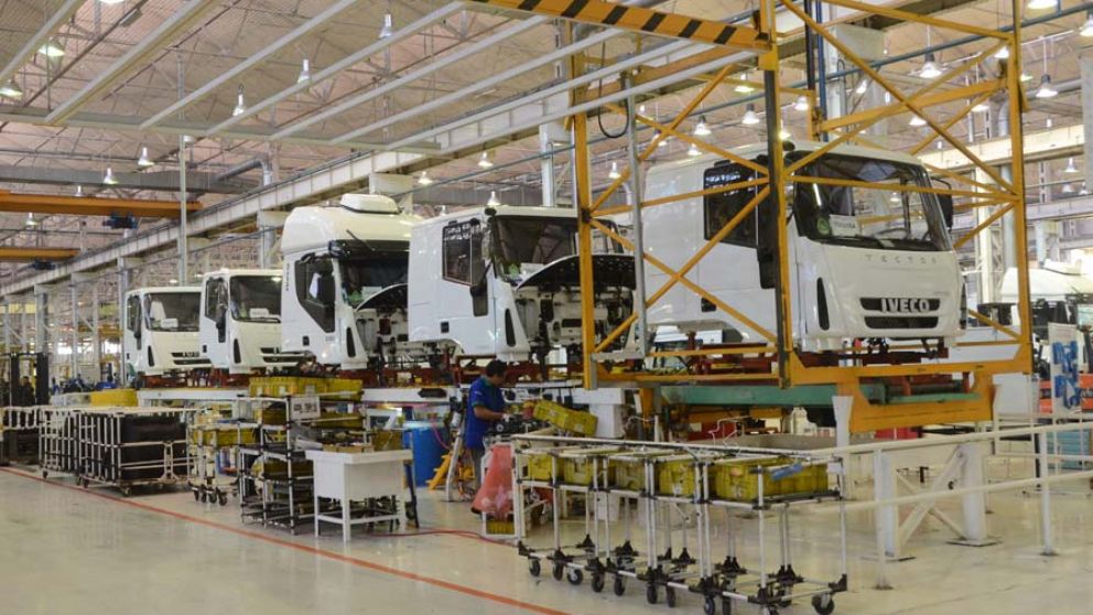 La empresa redujo su personal de 700 a 500