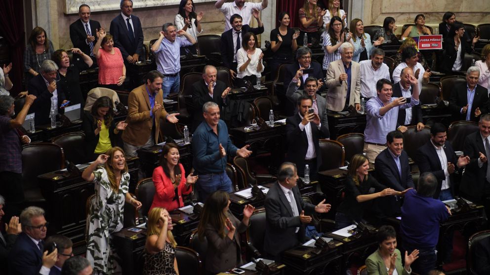 La bancada peronista festejó su vuelta al poder