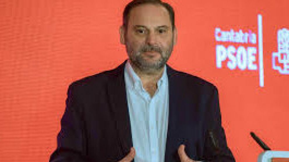 El número dos del PSOE habló ayer con los medios