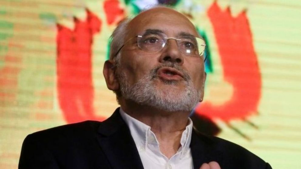 Mesa llamó a un "acuerdo nacional" que consensúe nuevas autoridades electorales que monitoreen las próximas votaciones en Bolivia