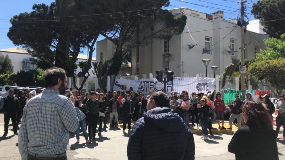 La protesta docente volvió a ser reprimida en Chubut