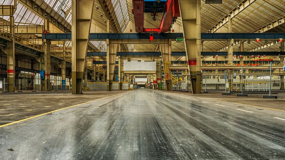 La actividad manufacturera continúa en caída libre