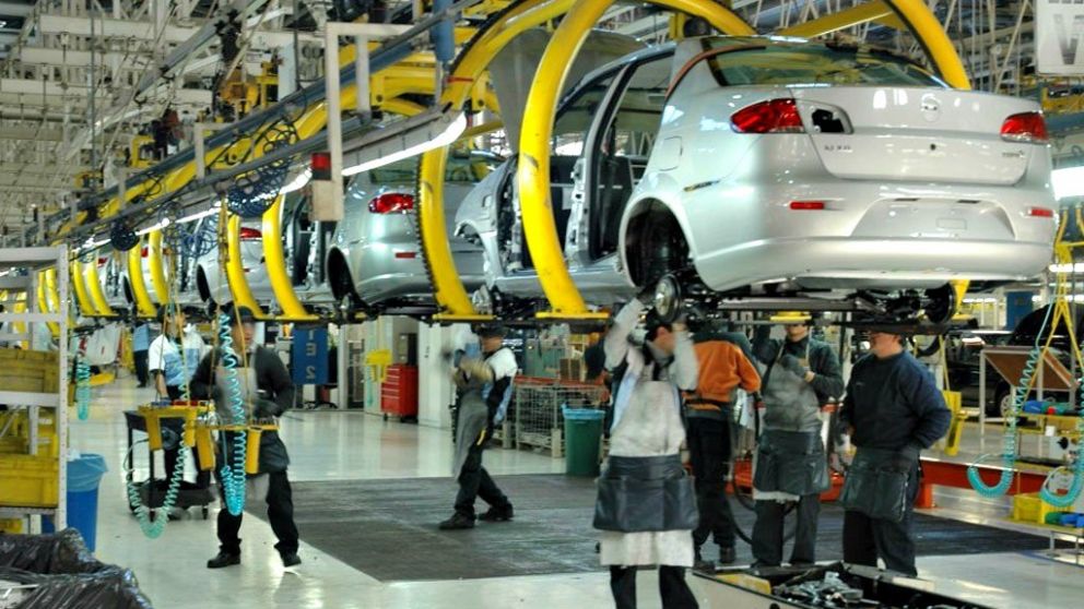 La producción de octubre cayó 17,7 por ciento