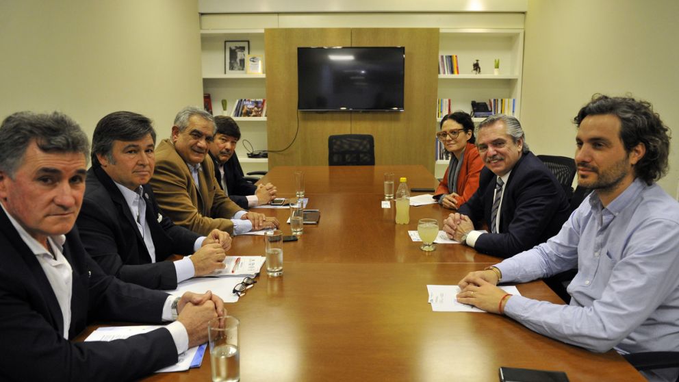 Fernández se reunió con la Mesa de Enlace en el Instituto Patria