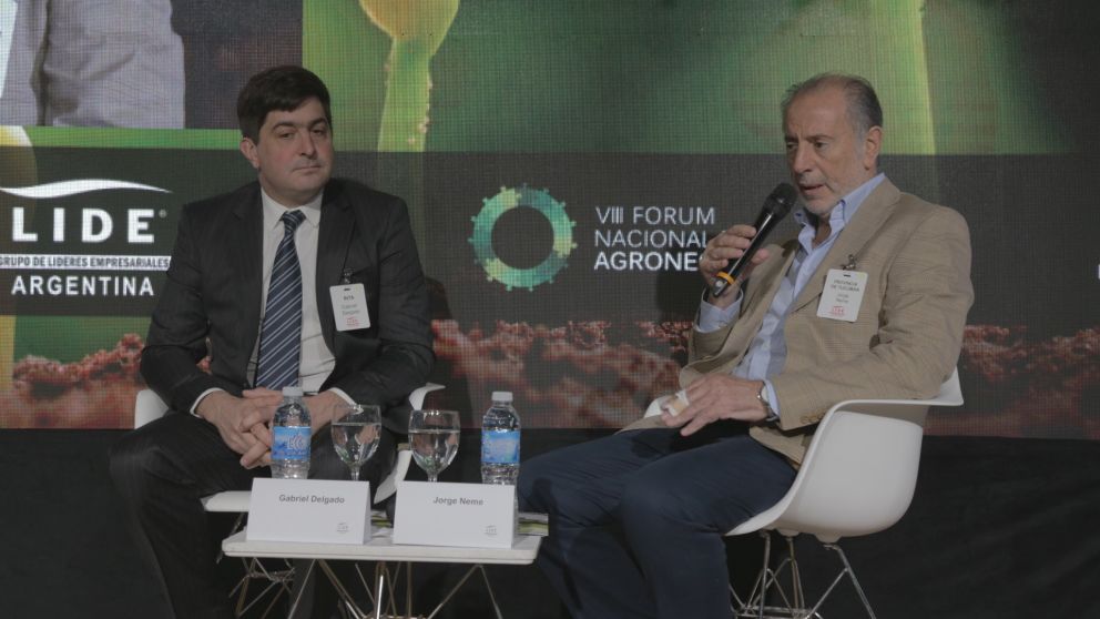 Gabriel Delgado y Jorge Neme junto al grupo LIDE