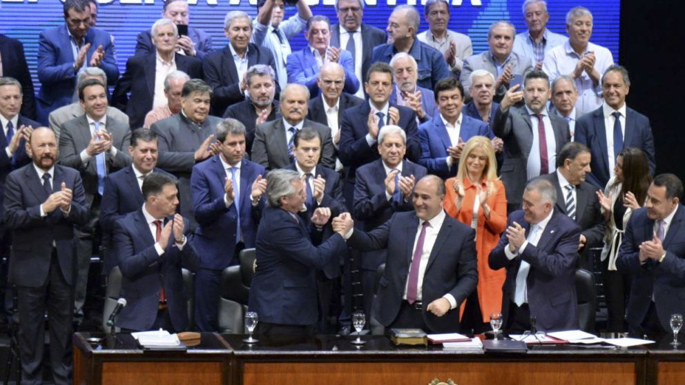 El diálogo social y federal, una constante que Fernández muestra desde antes de asumir