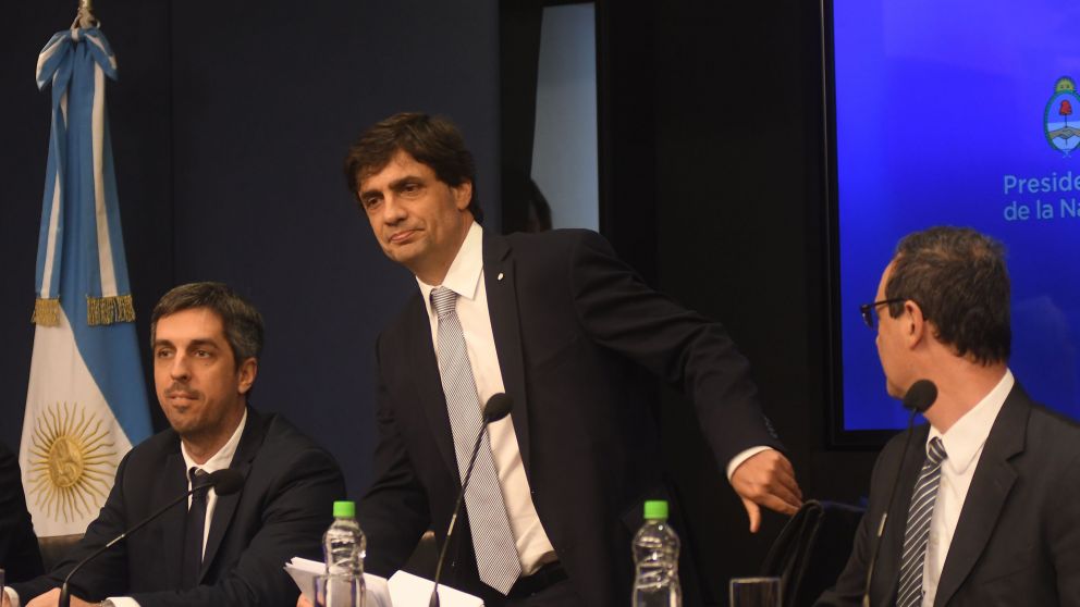 Sospechosas decisiones de políticas económicas