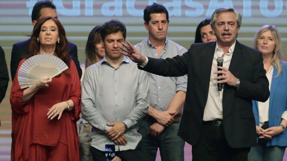 Alberto Fernández venció a Mauricio Macri en primera vuelta por 48,1% a 40,3%