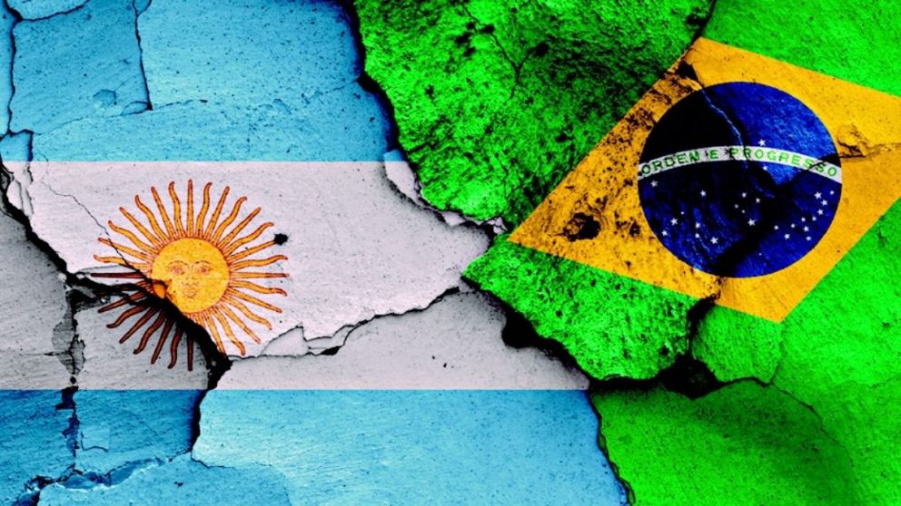 Analistas operan los efectos sobre las empresas cotizantes de un eventual "Argexit".