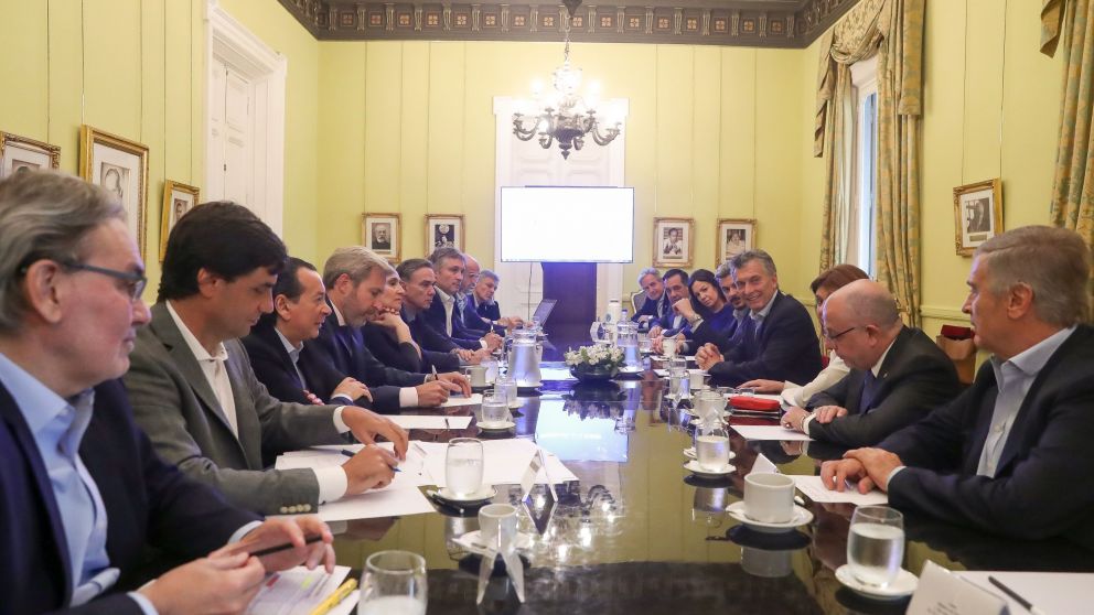 Tras su encuentro con Fernández, Macri reunió a su Gabinete