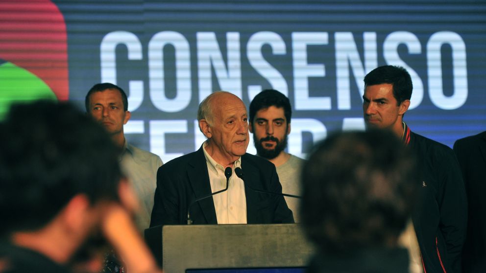 Lavagna fue el primero en salir a hablar