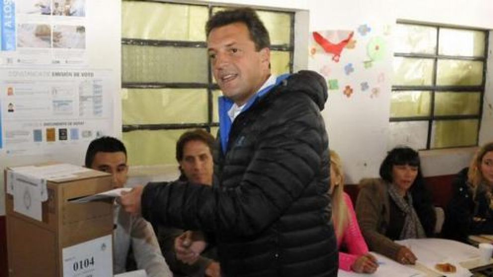 "Hoy ganamos todos más allá del resultado electoral, como país y democracia", enfatizó