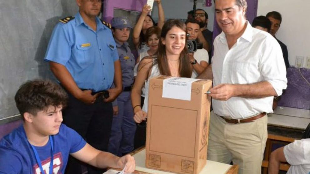 Capitanich confirmó que si es electo senador por Chaco renunciará a esa banca