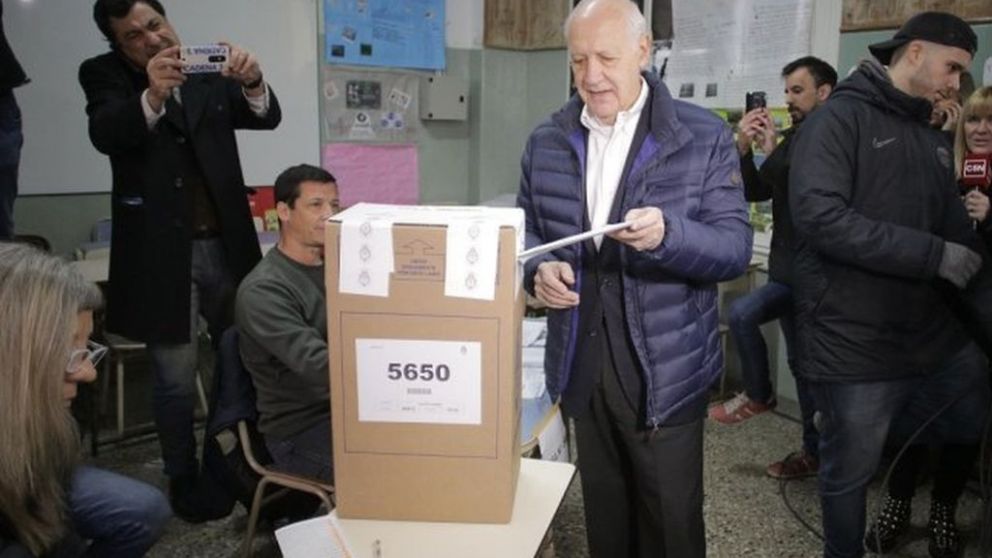 Lavagna votó y aseguró que esperará tranquilo el resultado