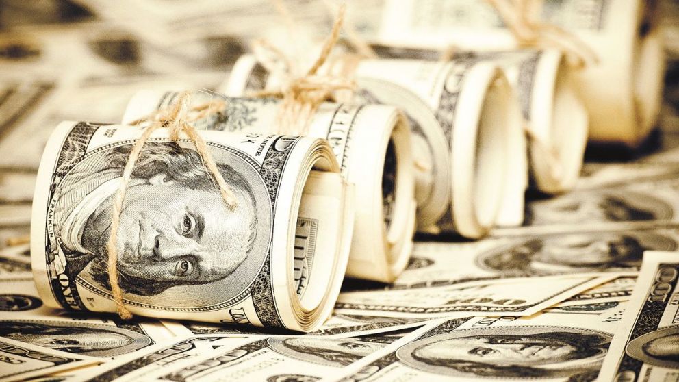Dólar hoy: marcó el récord de $63,34 en el promedio de la city