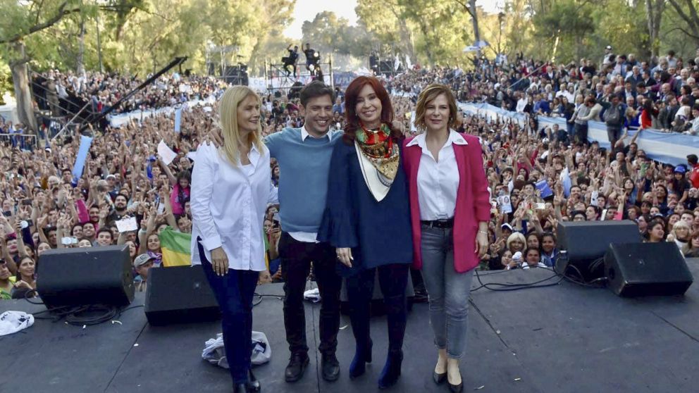 Kicillof y Cristina fueron las estrellas del cierre bonaerense en La Plata