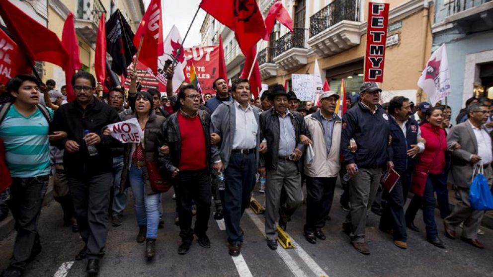 Los sindicatos ecuatorianos suspenden marcha de protesta