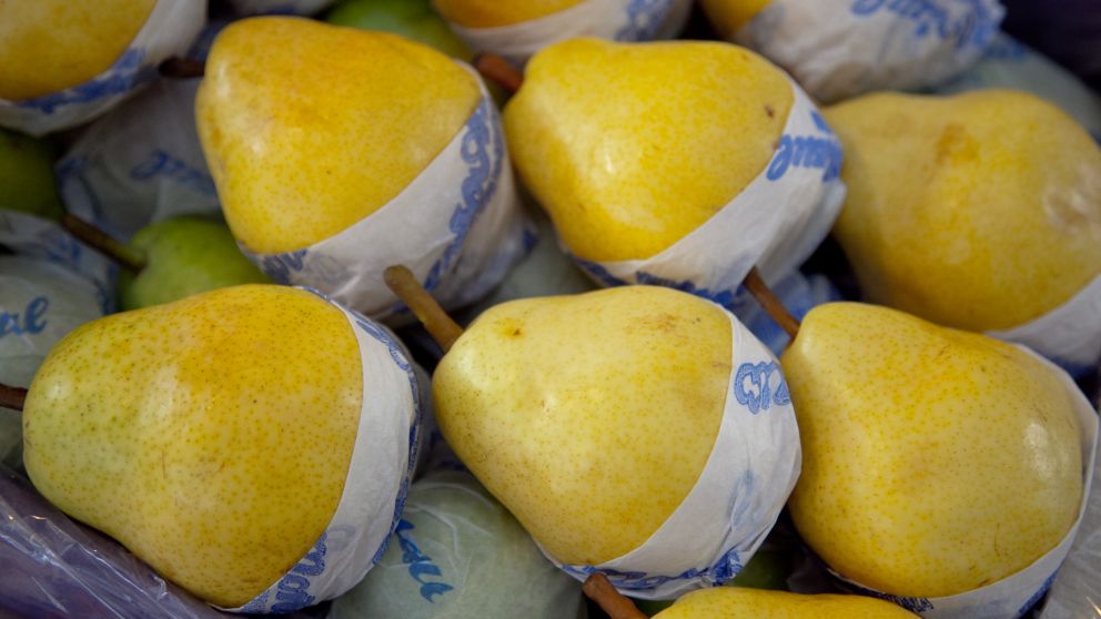 Primer envío de peras de Río Negro a Perú