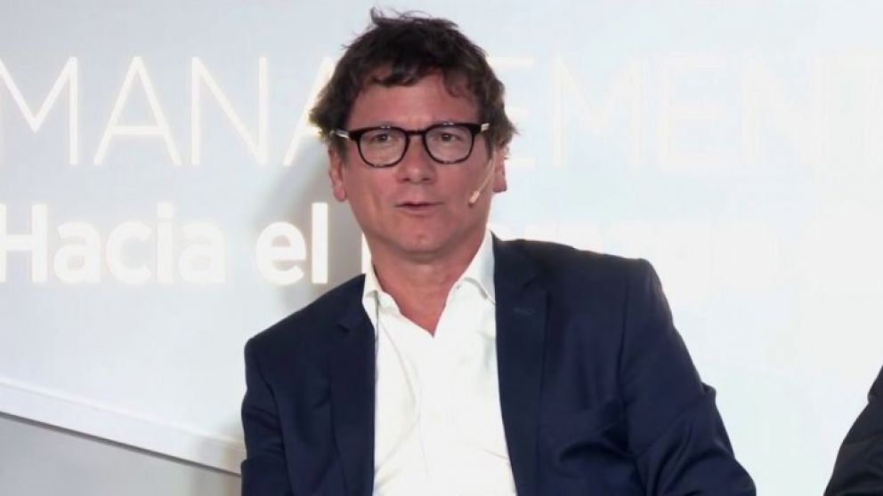 "Un retiro del 30% o 32% promedio en un sistema financiero es inédito en el mundo", indicó Martino