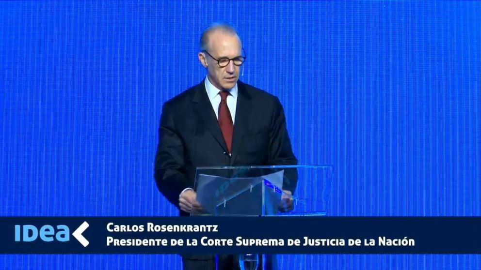 "Si las empresas quieren que de verdad el país funcione mejor, deben comprometerse con el acatamiento del derechos", consideró